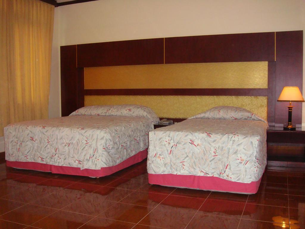 New York Hotel Phnom Penh Quarto foto